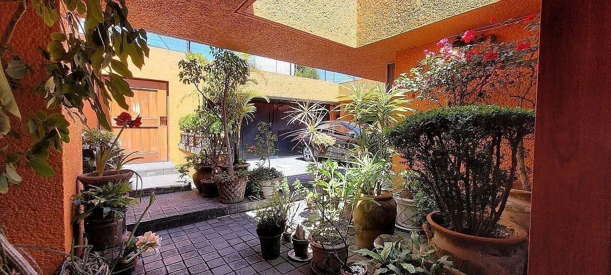 Casa en venta · Lomas Hipódromo, Naucalpan de Juárez, Estado de México Casa en venta · Lomas Hipódromo, Naucalpan de Juárez, Estado de México