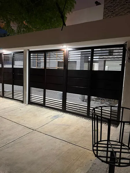 Casa en venta · Ciudad Satélite, Naucalpan de Juárez, Estado de México Casa en venta · Ciudad Satélite, Naucalpan de Juárez, Estado de México
