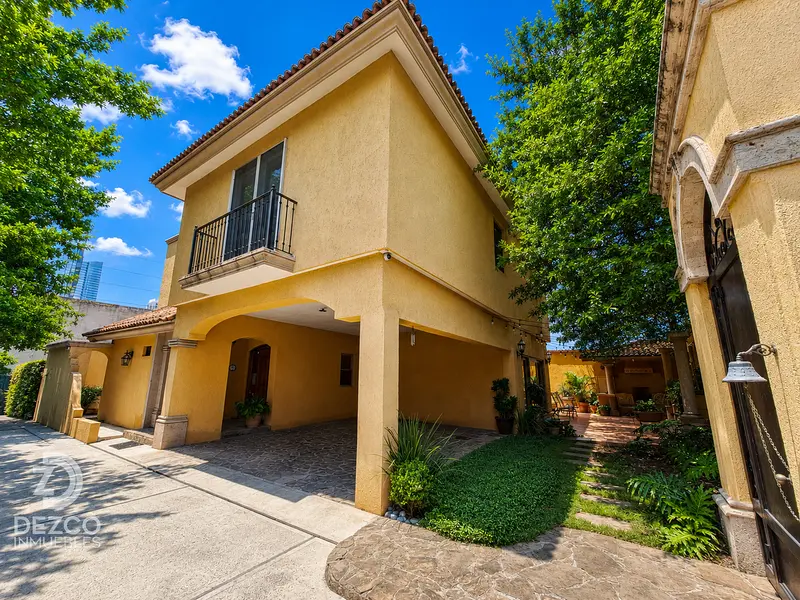 Casa en venta · Santa Engracia, San Pedro Garza García, Nuevo León