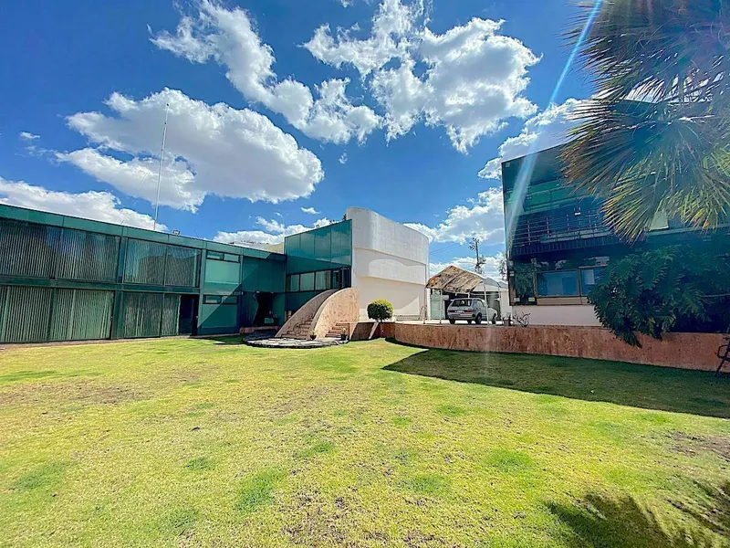 Casa en venta · Ciudad Satélite, Naucalpan de Juárez, Estado de México Casa en venta · Ciudad Satélite, Naucalpan de Juárez, Estado de México