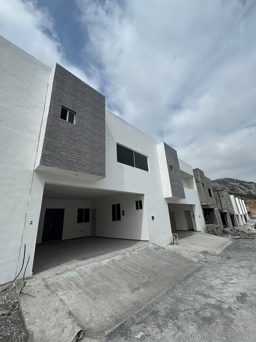 Casa en venta · Cumbres del Valle, Monterrey, Nuevo León