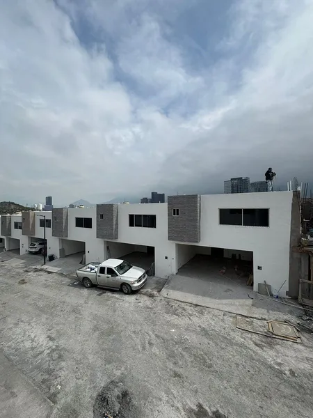 Casa en venta · Cumbres del Valle, Monterrey, Nuevo León Casa en venta · Cumbres del Valle, Monterrey, Nuevo León