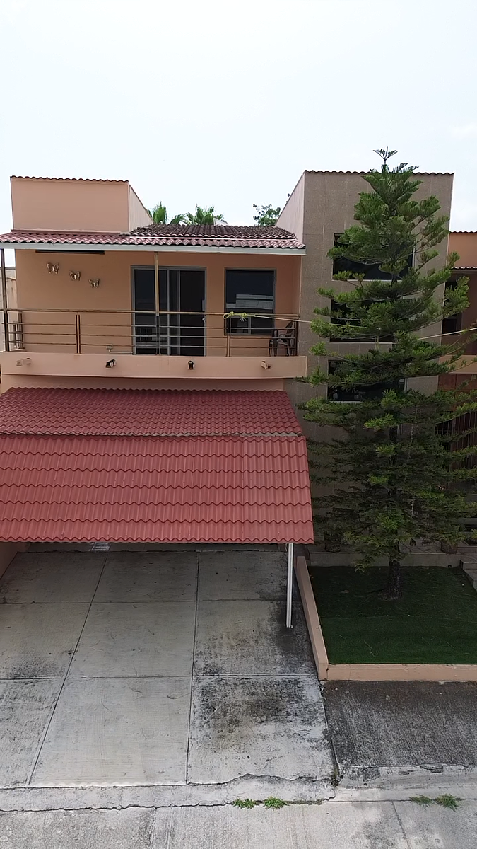 Casa en venta · Santa Rosalía, Santiago, Nuevo León