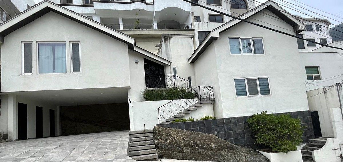 Casa en venta · Jardines de San Agustin, San Pedro Garza García, Nuevo León Casa en venta · Jardines de San Agustin, San Pedro Garza García, Nuevo León