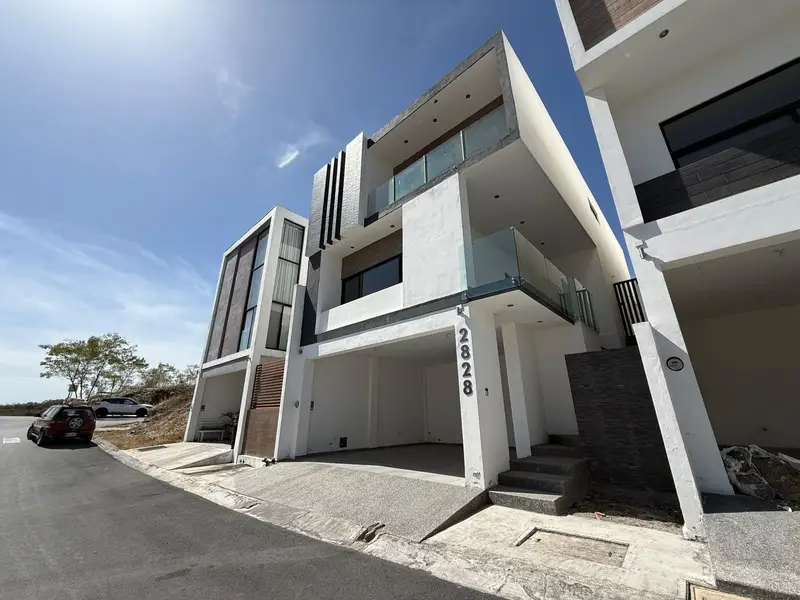 Casa en venta · Santiago, Nuevo León