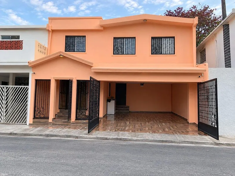 Casa en venta · Cortijo del Río Sector la Silla, Monterrey, Nuevo León Casa en venta · Cortijo del Río Sector la Silla, Monterrey, Nuevo León