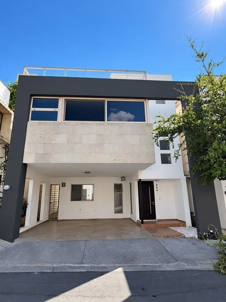 Casa en venta · Rincón del Vergel, Monterrey, Nuevo León