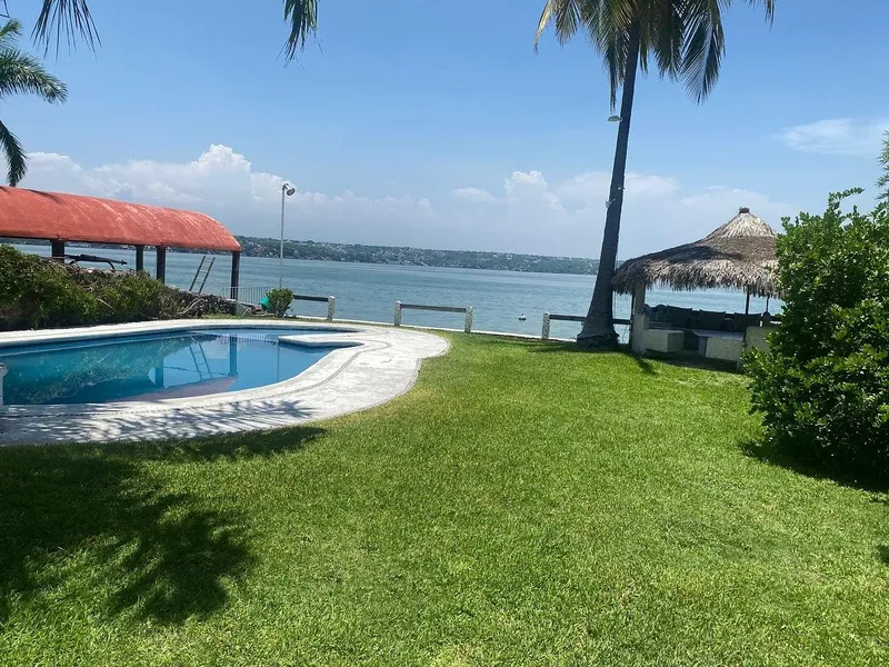 Casa en venta · Tequesquitengo, Jojutla, Morelos