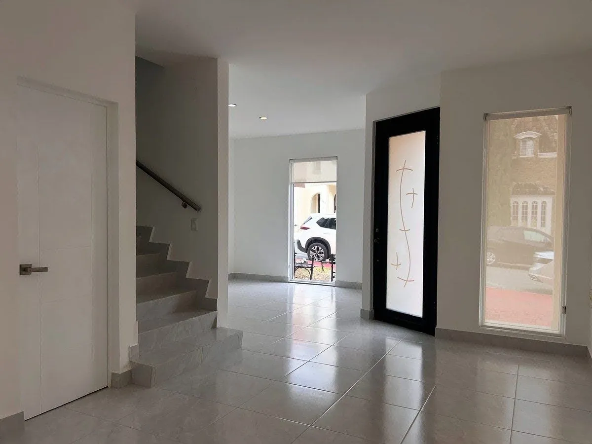 Casa en renta · Cumbres Oro Sector Regency, Monterrey, Nuevo León