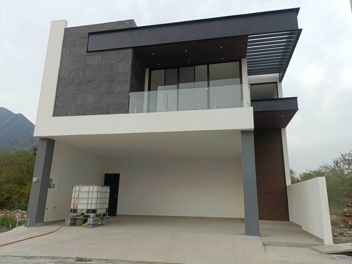Casa en venta · Yerbaniz, Santiago, Nuevo León