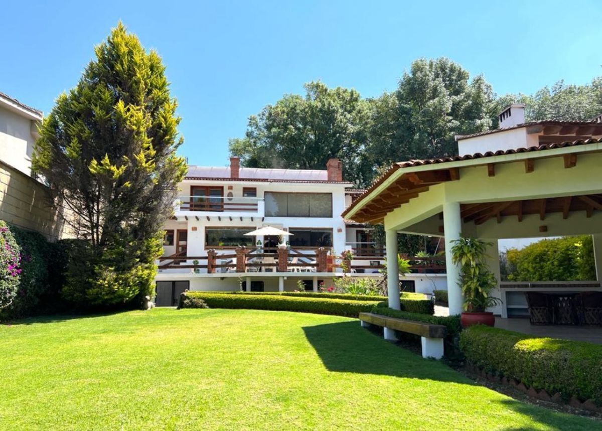 Casa en venta · Avándaro, Valle de Bravo, Estado de México Casa en venta · Avándaro, Valle de Bravo, Estado de México