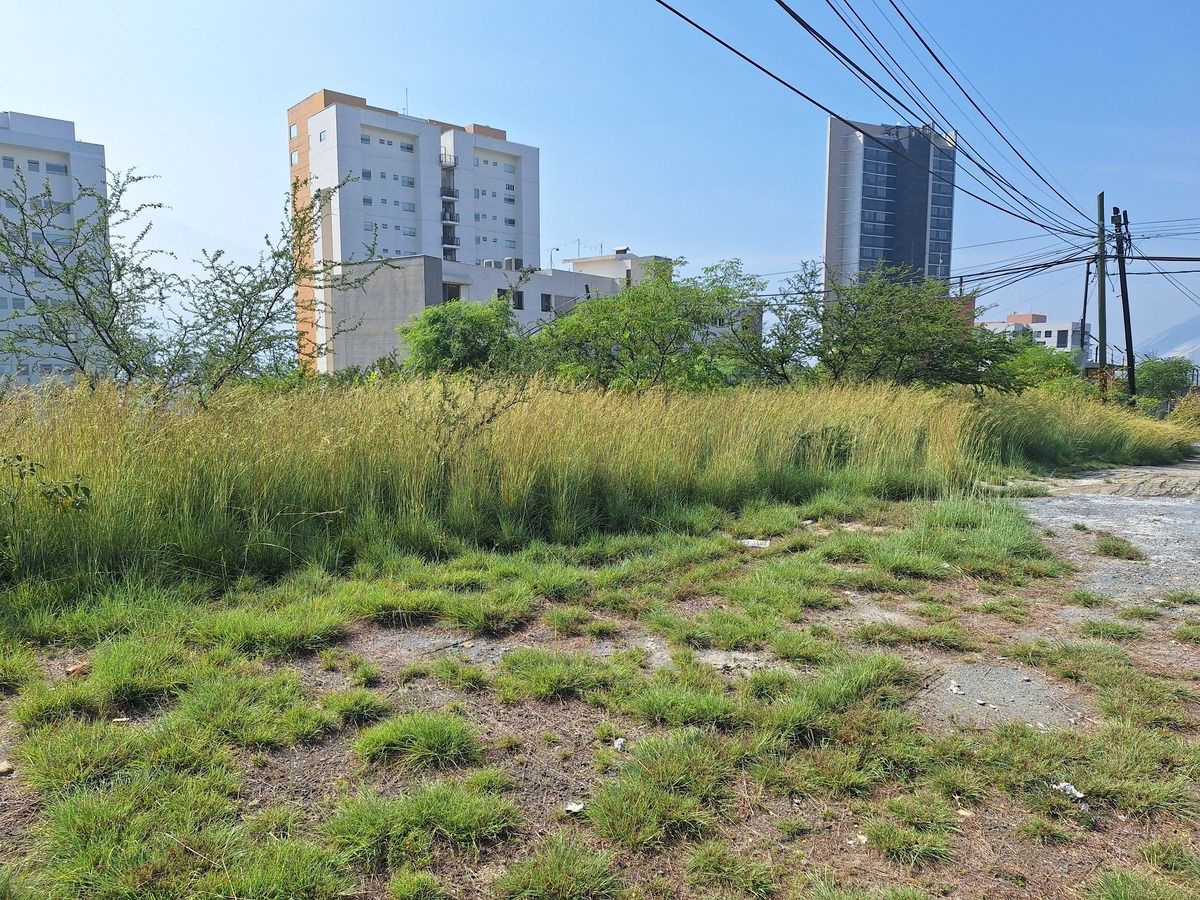 Lote en venta · Zona Loma Blanca Poniente, San Pedro Garza García, Nuevo León