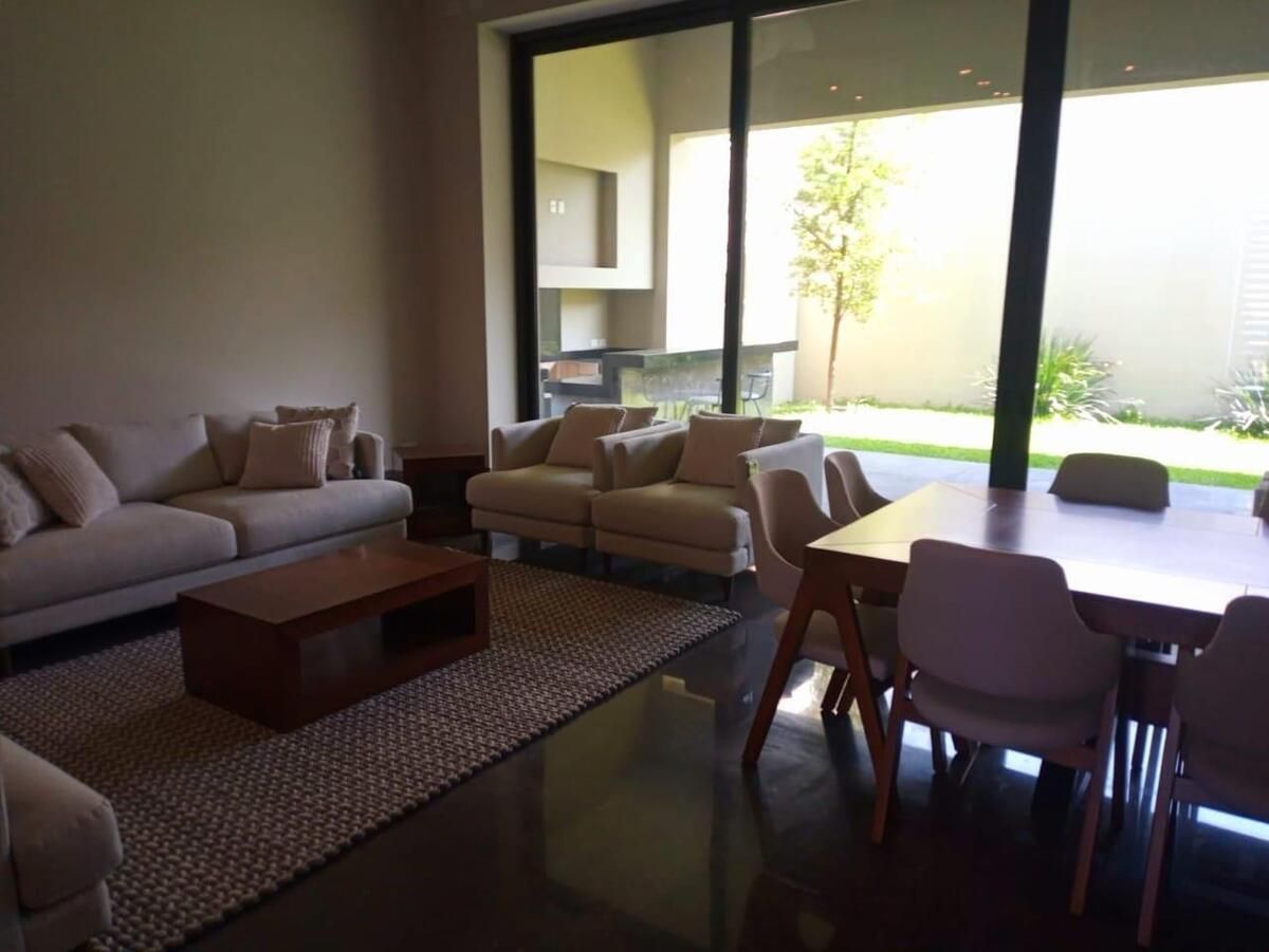 Casa en venta · Del Valle, San Pedro Garza García, Nuevo León