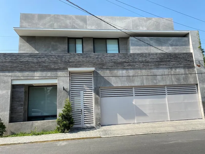 Casa en venta · Del Valle, San Pedro Garza García, Nuevo León Casa en venta · Del Valle, San Pedro Garza García, Nuevo León