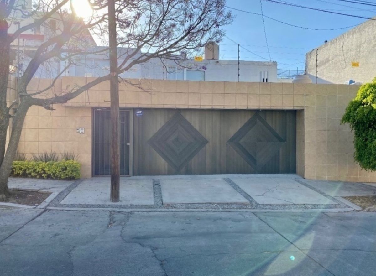 Casa en venta · Lomas de Tecamachalco, Naucalpan de Juárez, Estado de México