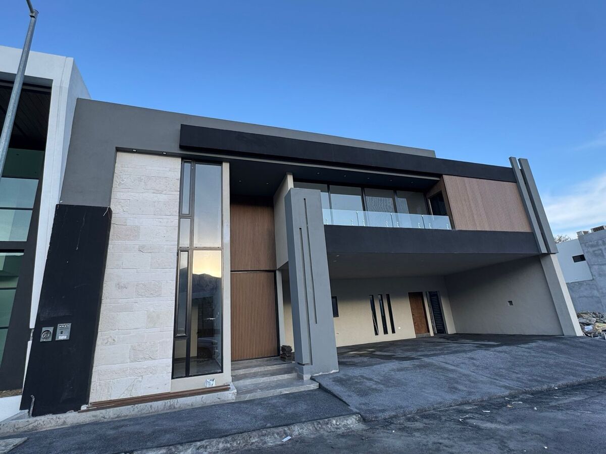 Casa en venta · Bosques de las Misiones Sector Encino, Santiago, Nuevo León
