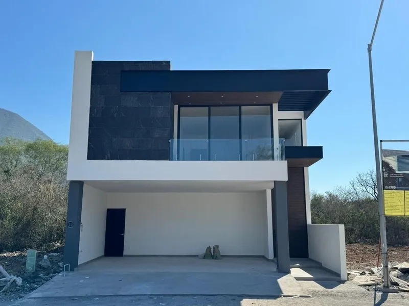 Casa en venta · El Yerbaniz, Santiago, Nuevo León