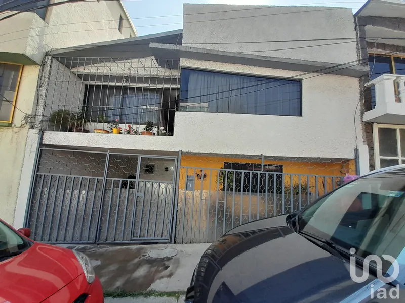 Casa en venta · Adolfo López Mateos, Naucalpan de Juárez, Estado de México Casa en venta · Adolfo López Mateos, Naucalpan de Juárez, Estado de México