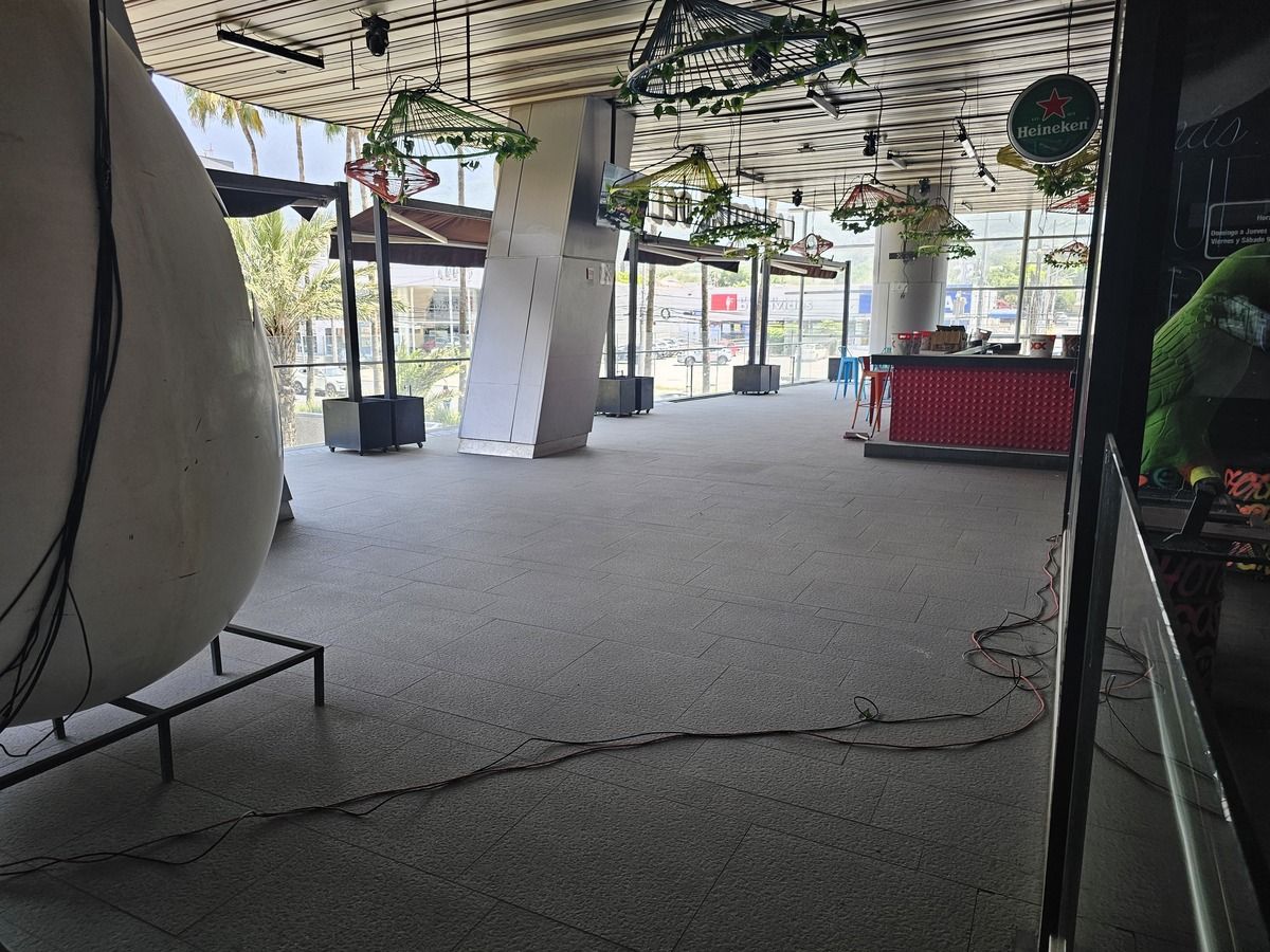 Comercio en renta · Del Valle, San Pedro Garza García, Nuevo León