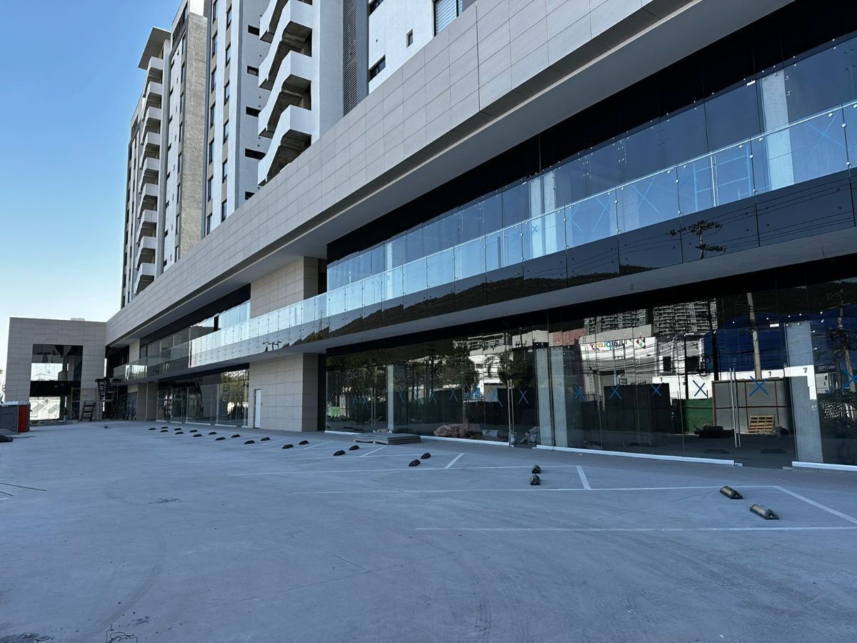Comercio en renta · Santa María, Monterrey, Nuevo León