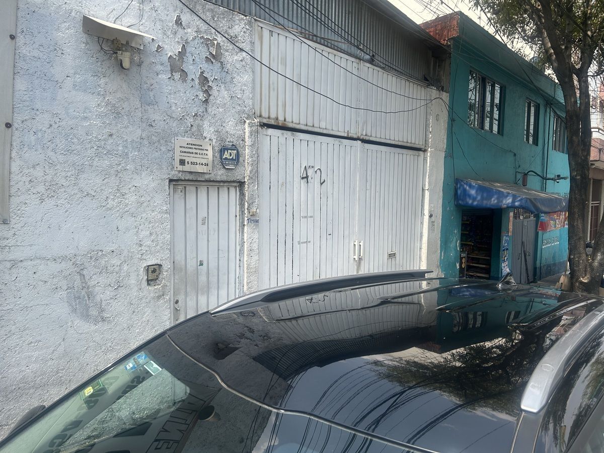 Bodega en renta · 16 de Septiembre, Miguel Hidalgo, Ciudad de México
