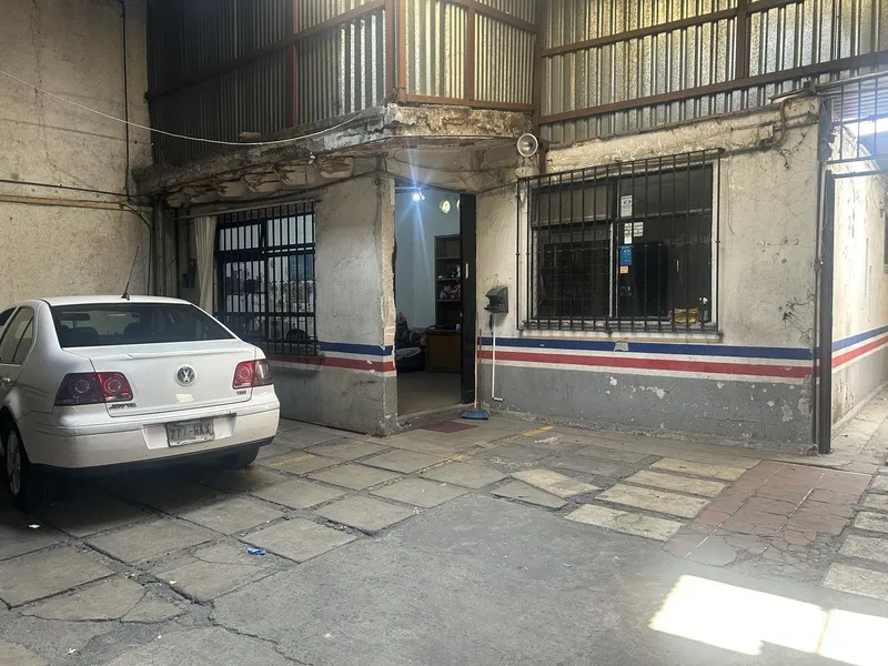 Bodega en renta · 16 de Septiembre, Miguel Hidalgo, Ciudad de México