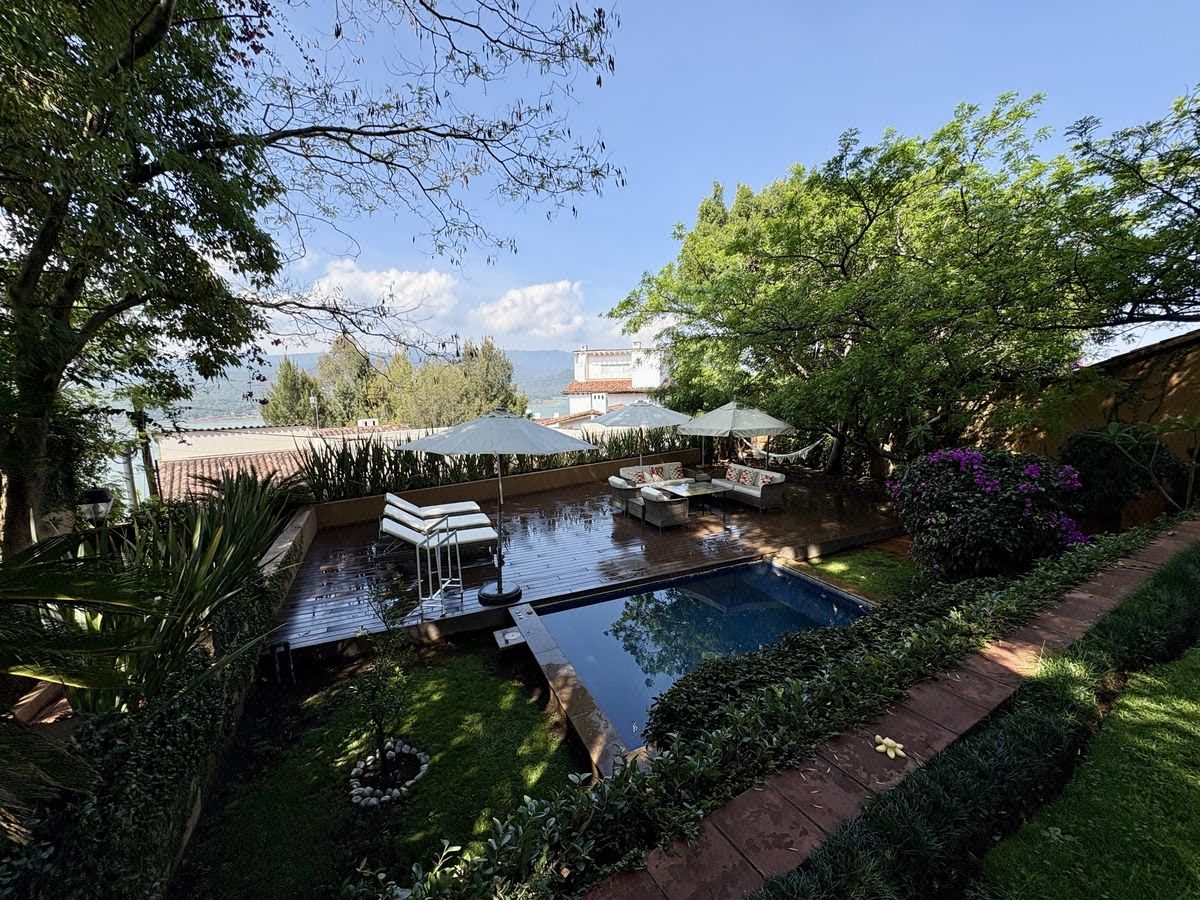 Casa en venta · Santa Magdalena Tilostoc, Valle de Bravo, Estado de México