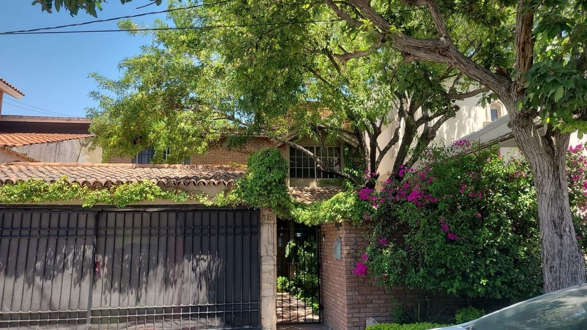 Casa en venta · Del Valle, San Pedro Garza García, Nuevo León Casa en venta · Del Valle, San Pedro Garza García, Nuevo León